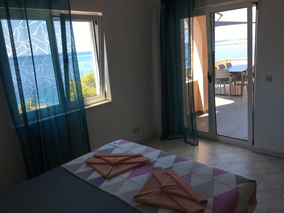 Direkt Am Meer-Apartments Puntaplanka Rogoznica  Exteriör bild
