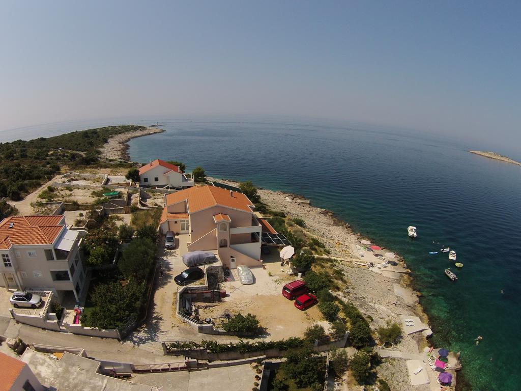 Direkt Am Meer-Apartments Puntaplanka Rogoznica  Exteriör bild