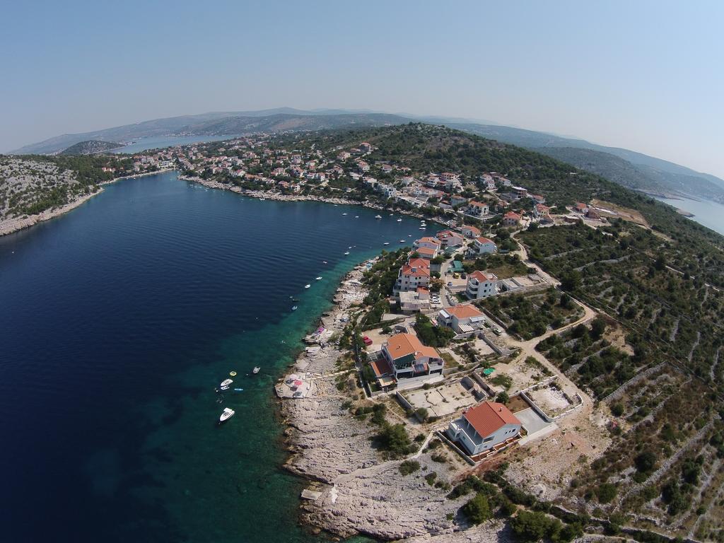 Direkt Am Meer-Apartments Puntaplanka Rogoznica  Exteriör bild