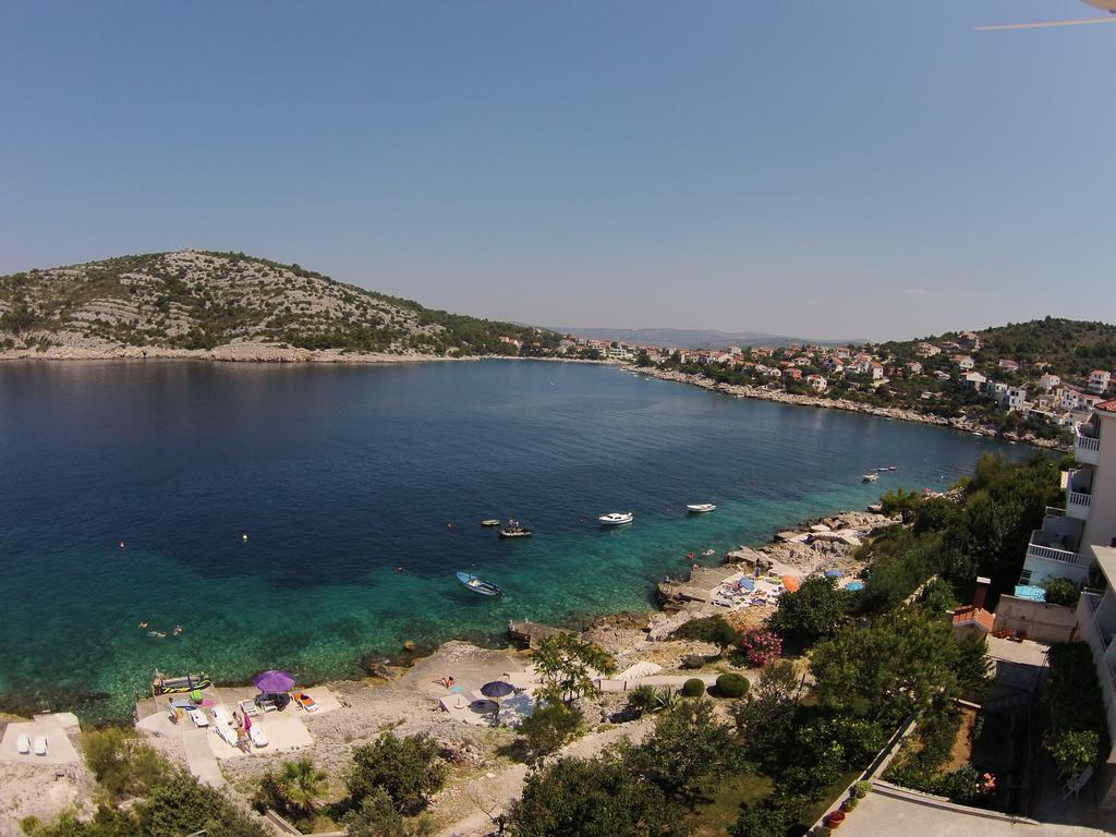Direkt Am Meer-Apartments Puntaplanka Rogoznica  Exteriör bild