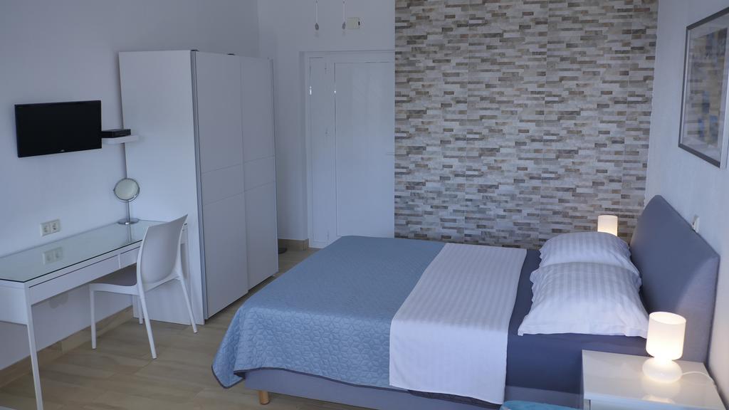 Direkt Am Meer-Apartments Puntaplanka Rogoznica  Exteriör bild