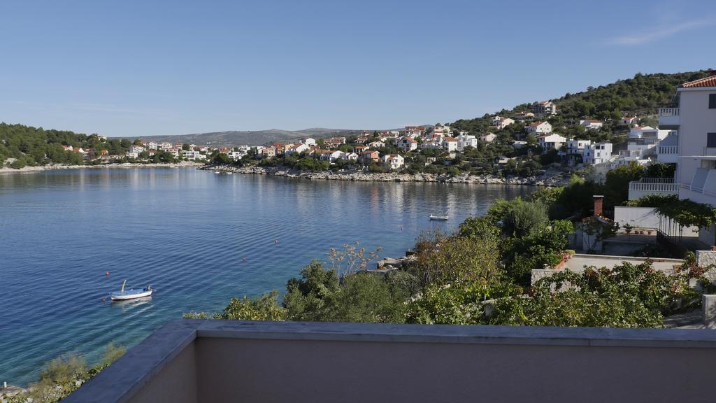 Direkt Am Meer-Apartments Puntaplanka Rogoznica  Exteriör bild