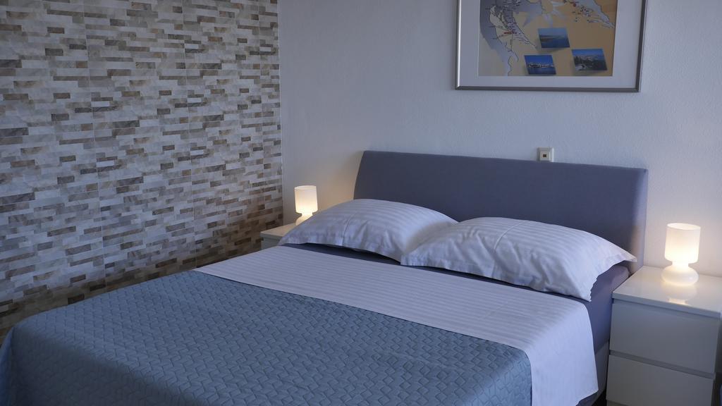 Direkt Am Meer-Apartments Puntaplanka Rogoznica  Exteriör bild