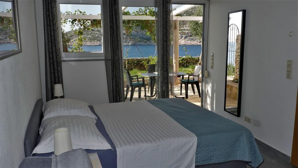 Direkt Am Meer-Apartments Puntaplanka Rogoznica  Exteriör bild